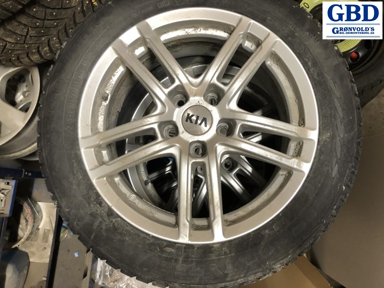 Kia Soul, 2014-2019 (Type II)(NOKIA TYRES|215 55-17)