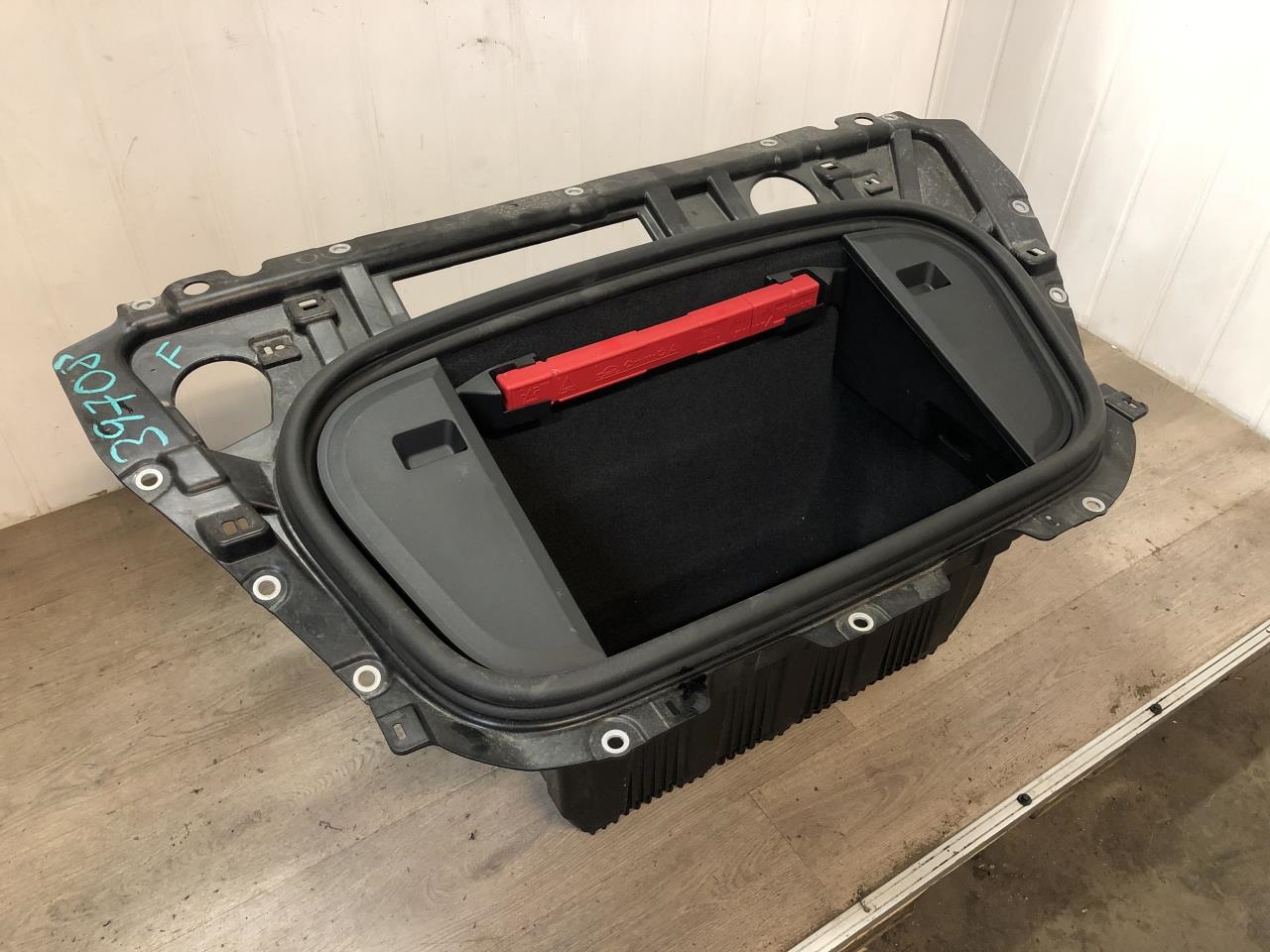 Porsche Taycan, 2019-(|9J1 805 075 A)