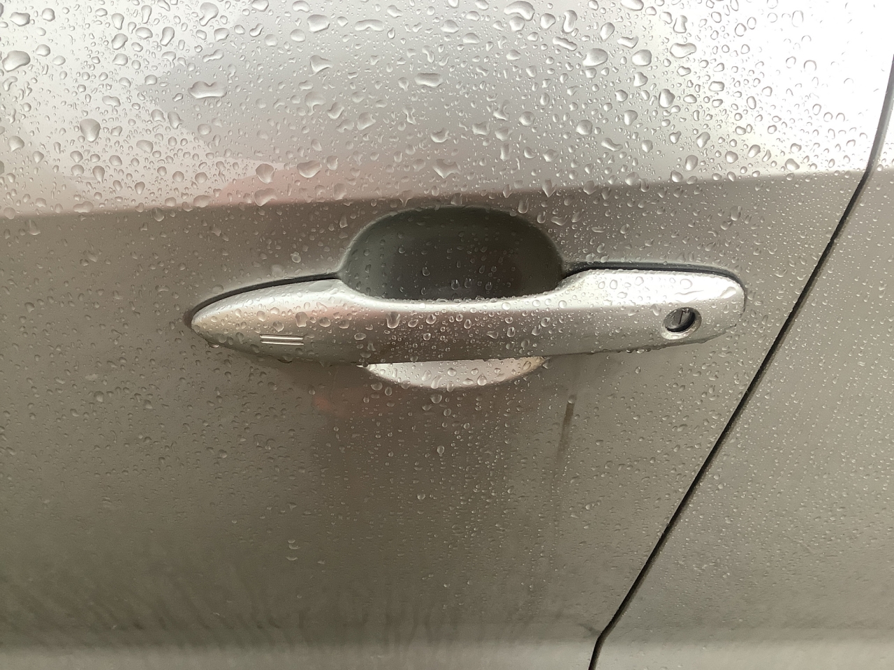 Dørhåndtak utv venstre foran til Toyota Corolla, 2019->>  