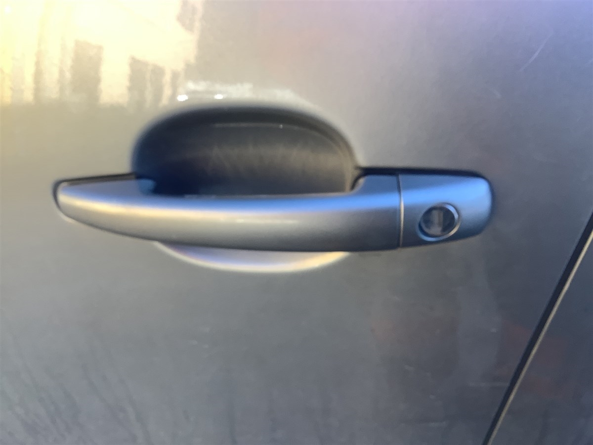 Dørhåndtak utv venstre foran til Peugeot 5008, 2010-2017 (Type I)  