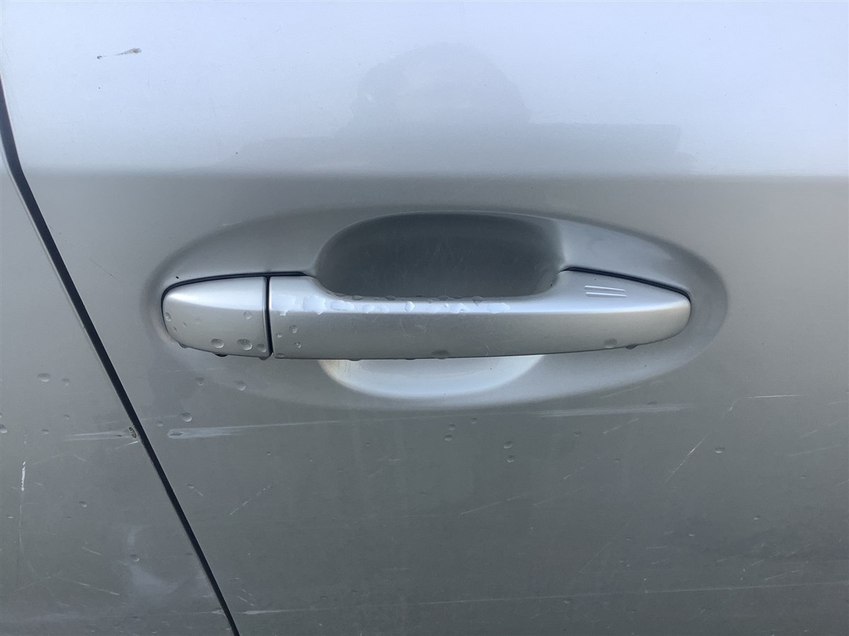 Dørhåndtak utv høyre foran til Toyota Prius +7, 2012-2020 (STV, Type III) (STV) 